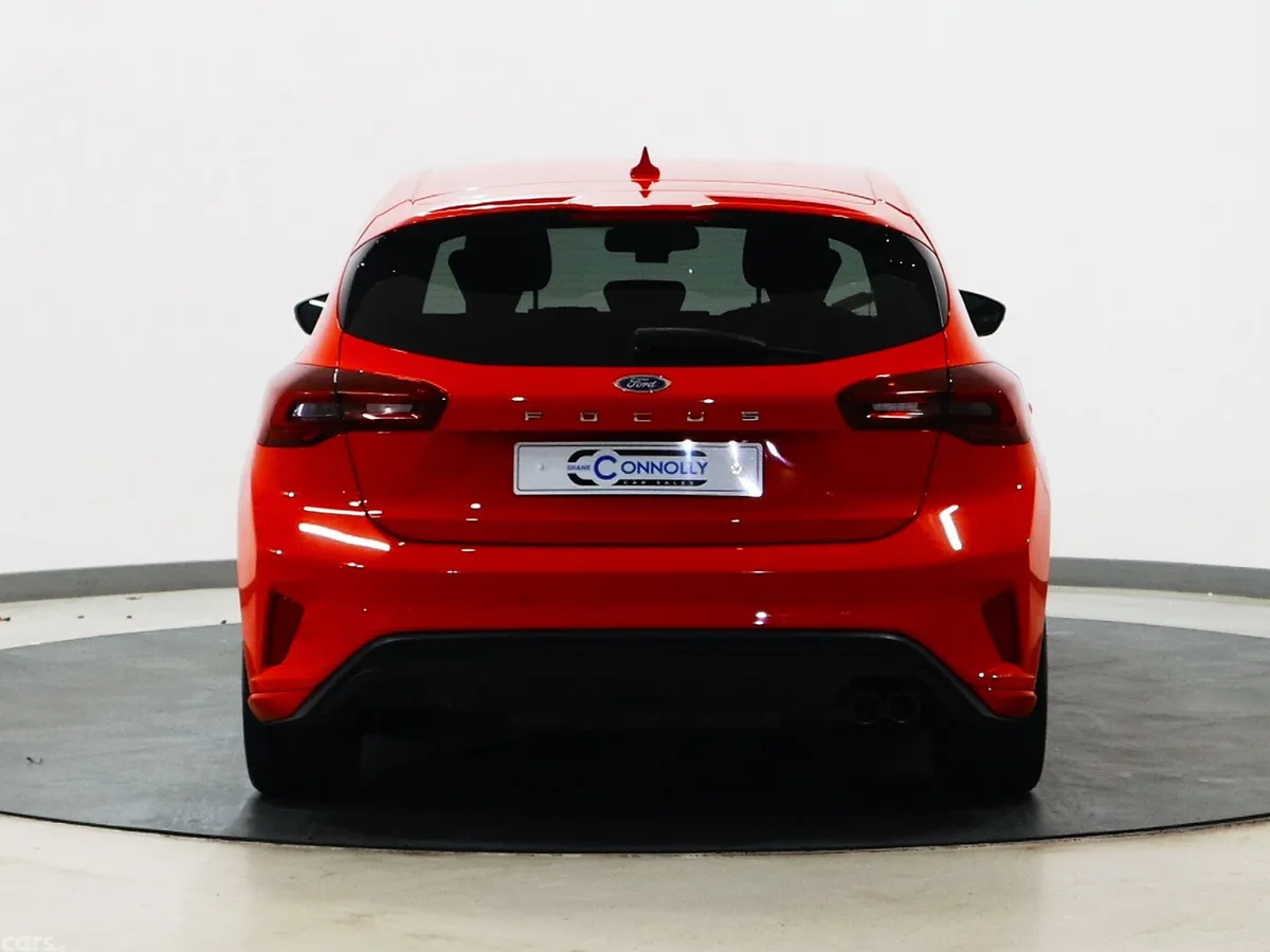 Ford Focus Hatchback, Petrol, 2024, Red