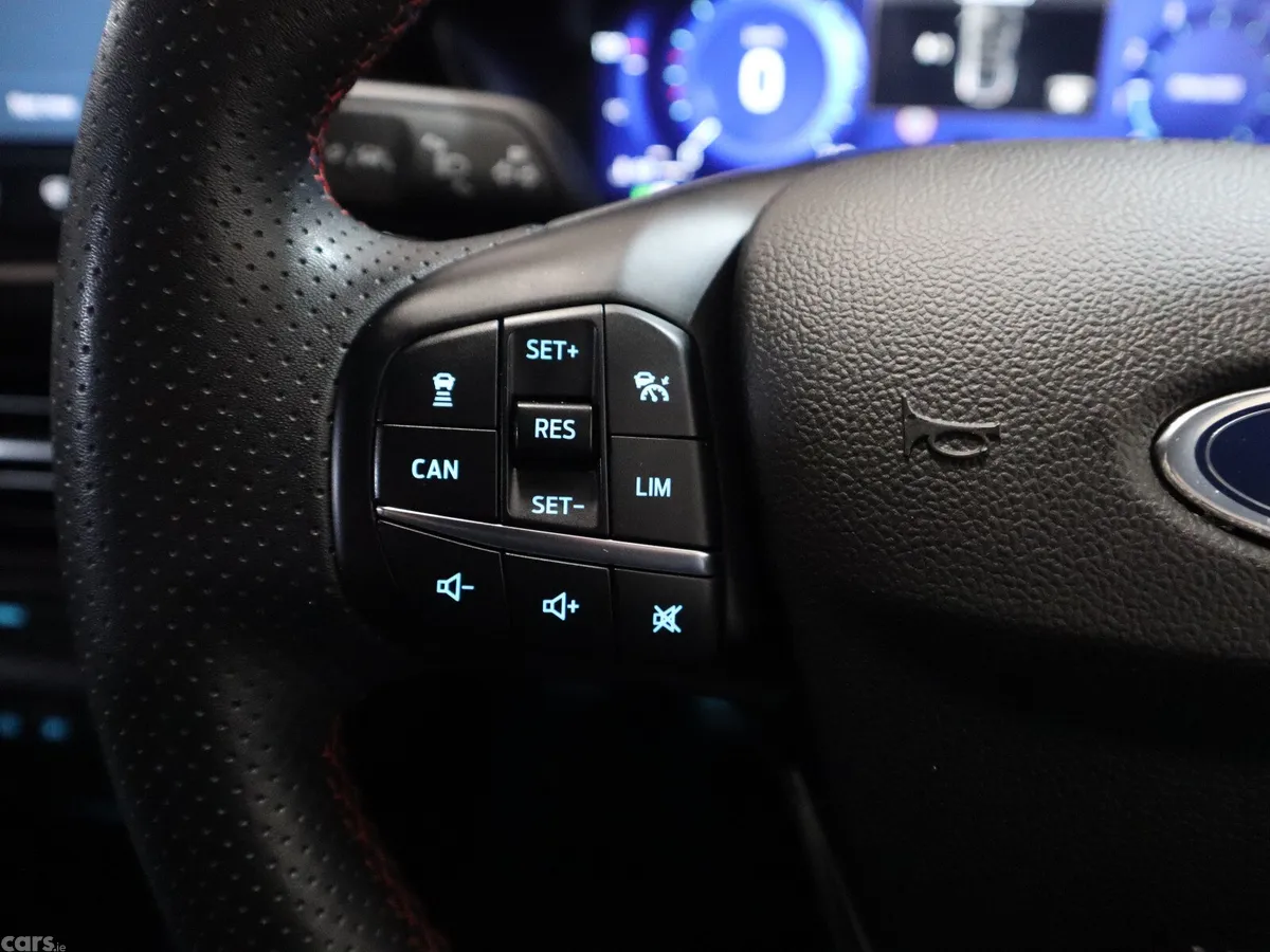 Ford Focus Hatchback, Petrol, 2024, Red