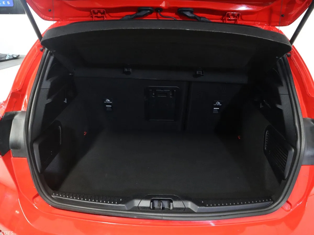 Ford Focus Hatchback, Petrol, 2024, Red