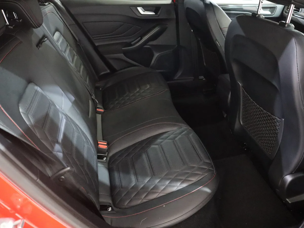 Ford Focus Hatchback, Petrol, 2024, Red