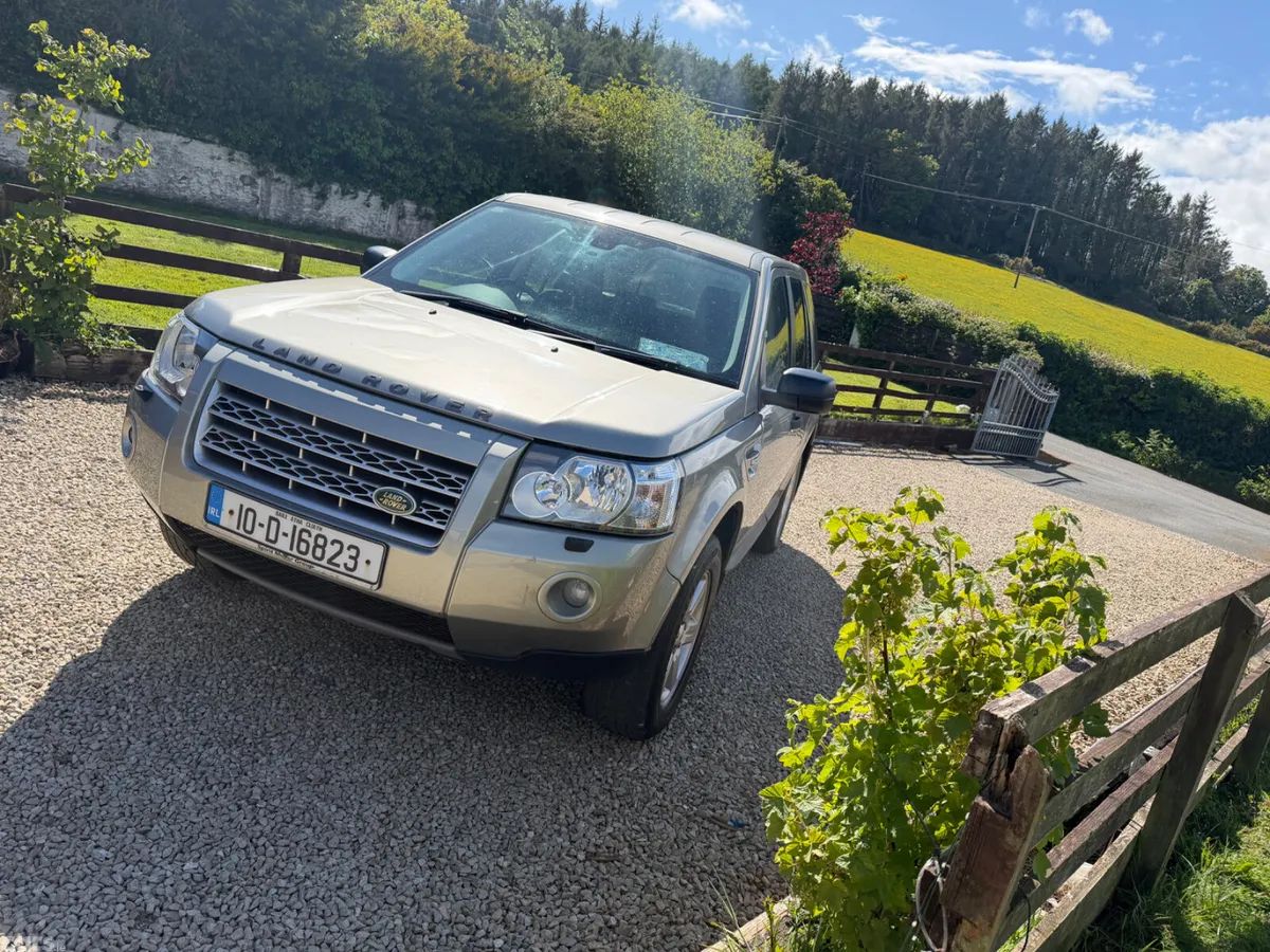 Land Rover Freelander SUV, Diesel, 2010, Gold