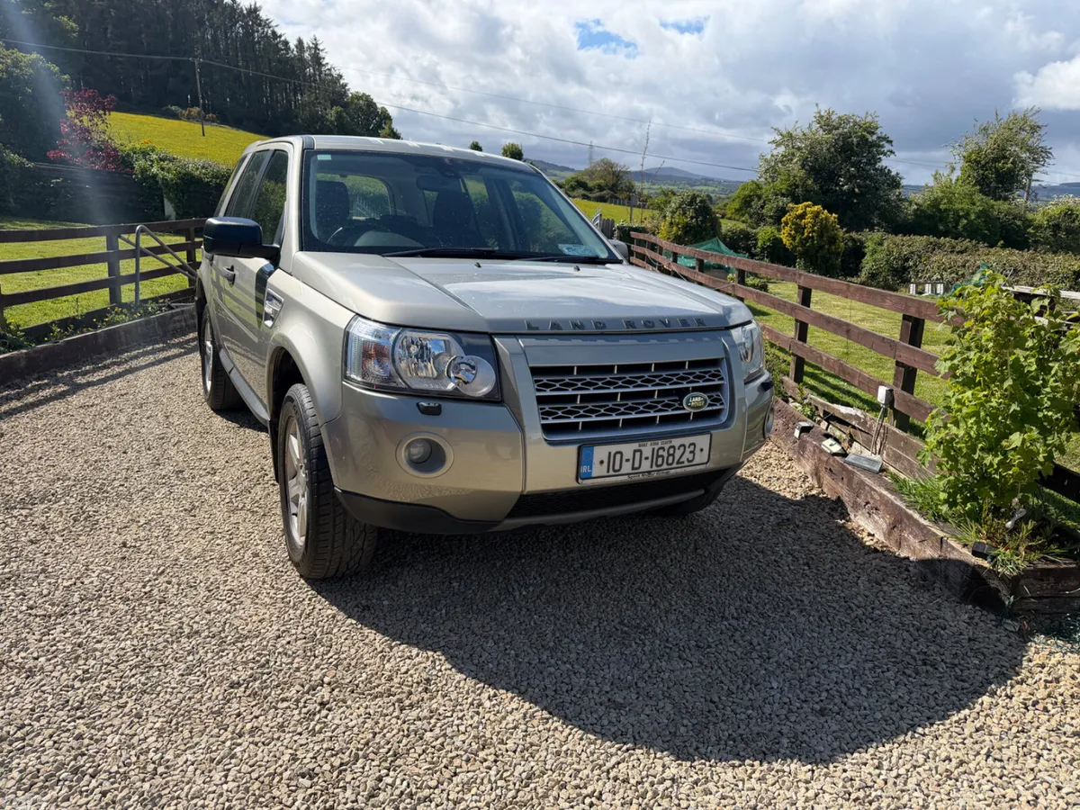Land Rover Freelander SUV, Diesel, 2010, Gold