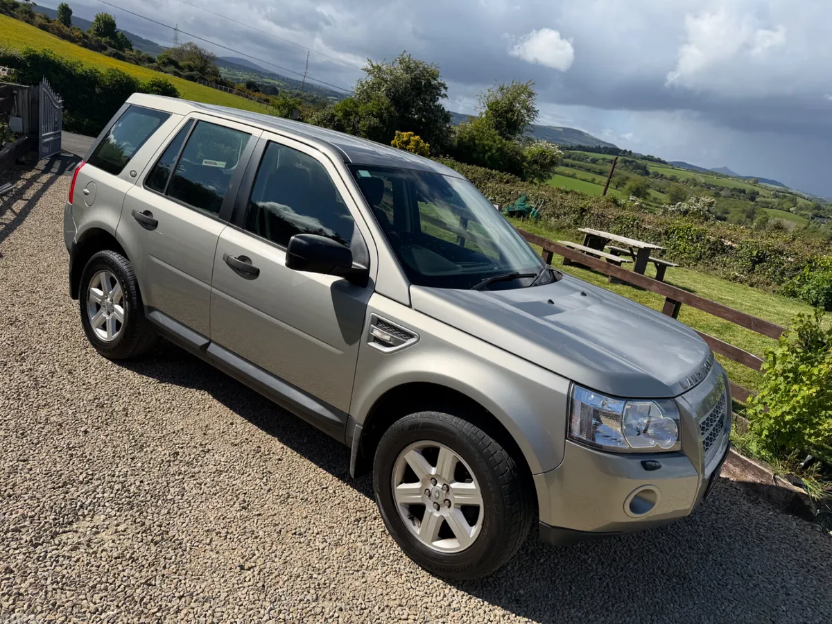 Land Rover Freelander SUV, Diesel, 2010, Gold