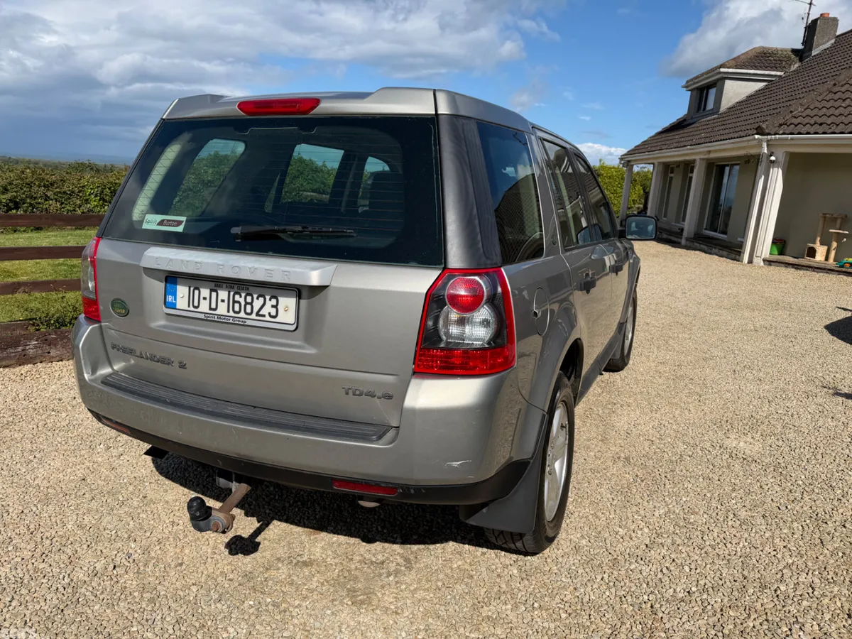 Land Rover Freelander SUV, Diesel, 2010, Gold