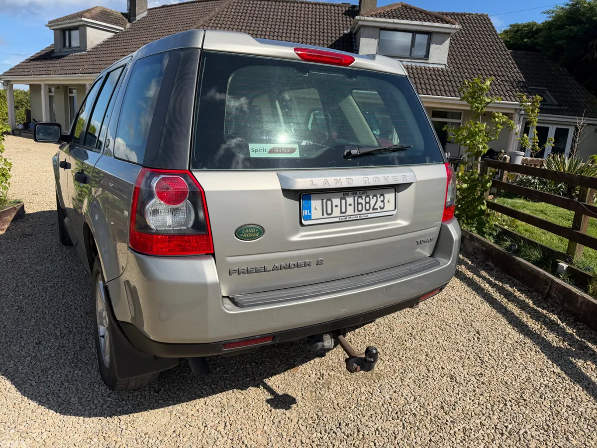 Land Rover Freelander SUV, Diesel, 2010, Gold