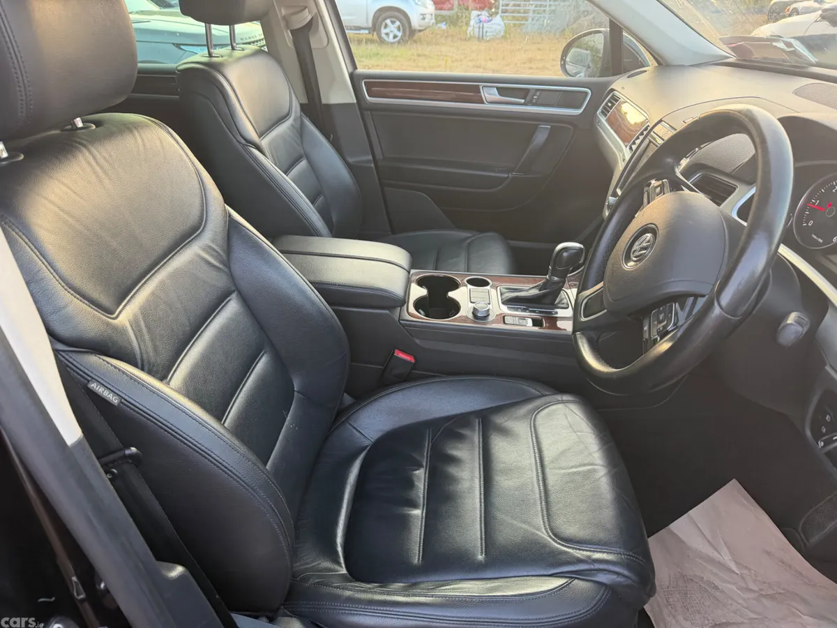 Volkswagen Touareg SUV, Diesel, 2015, Black