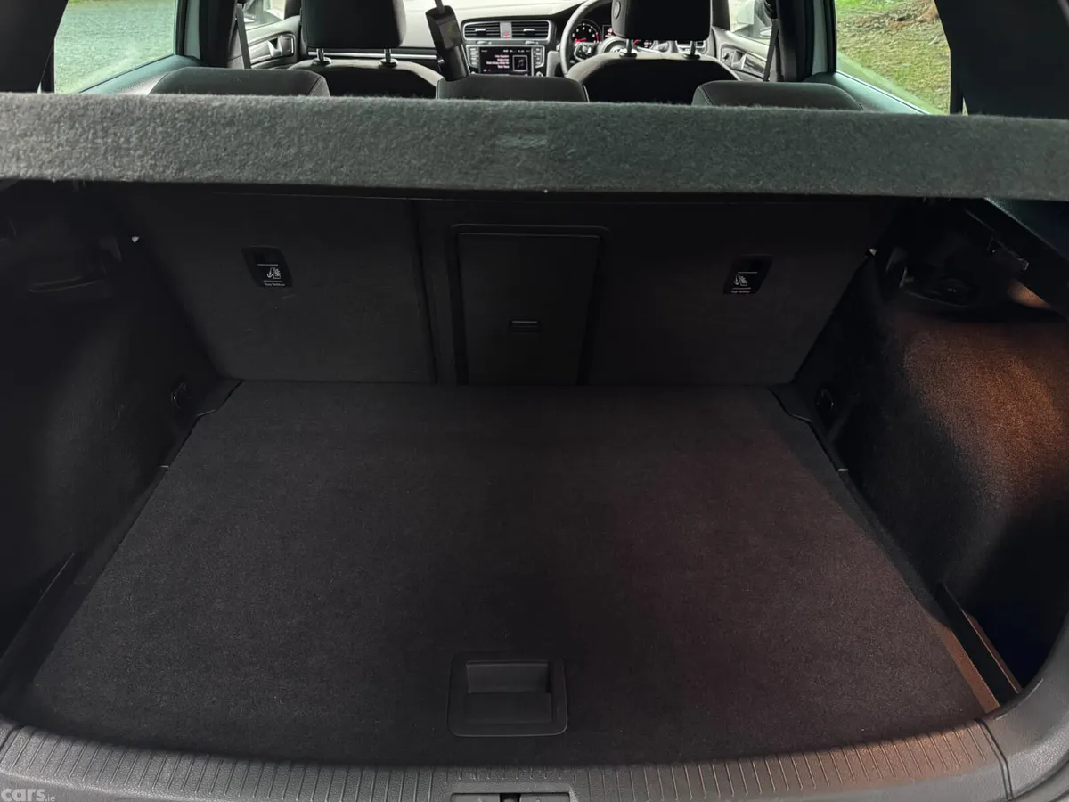 Volkswagen Golf Hatchback, Petrol, 2014, White