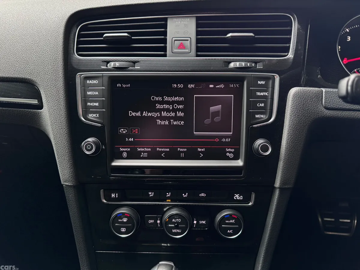 Volkswagen Golf Hatchback, Petrol, 2014, White