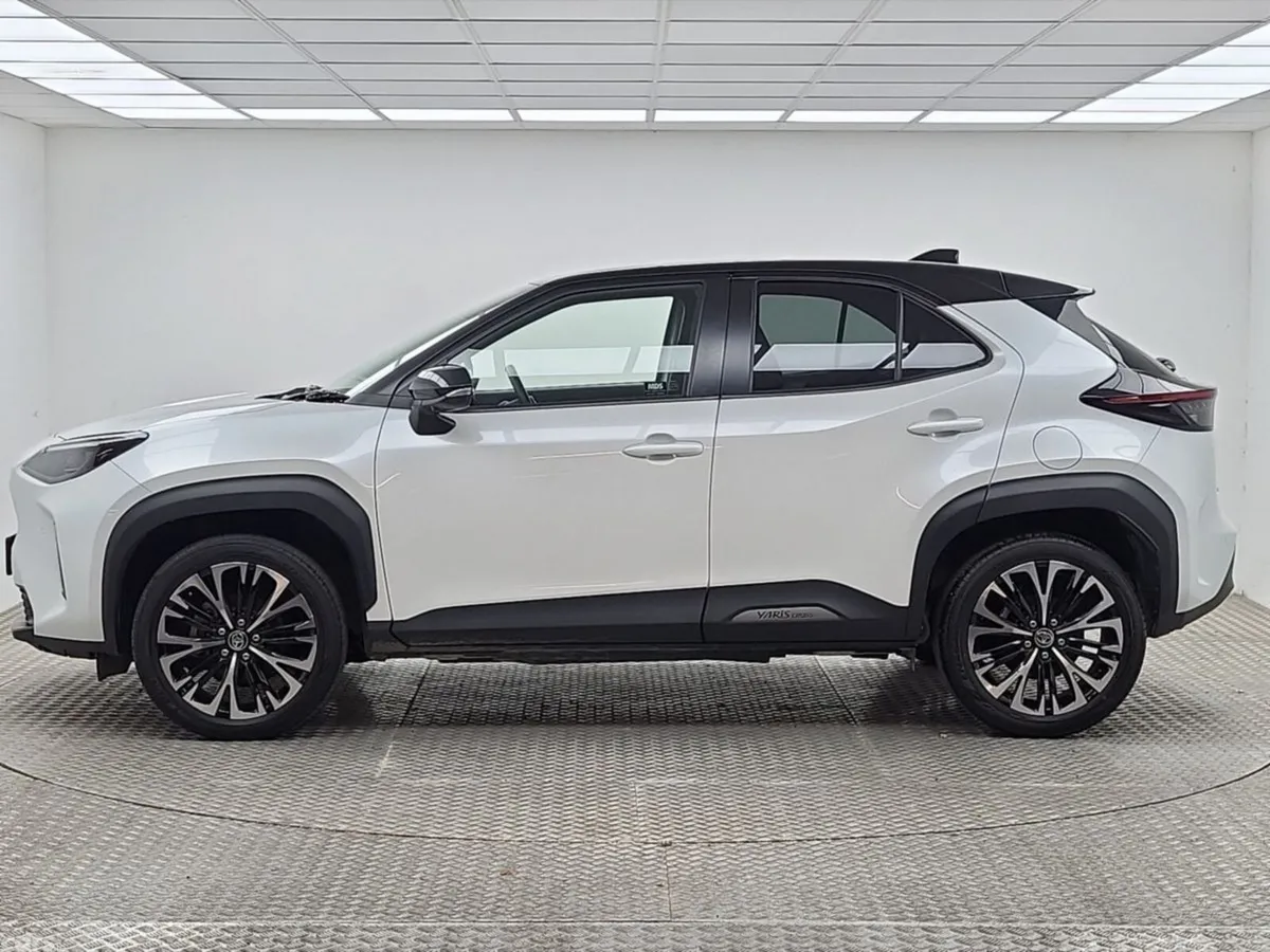 Toyota Yaris Cross SUV, Petrol Hybrid, 2024, White