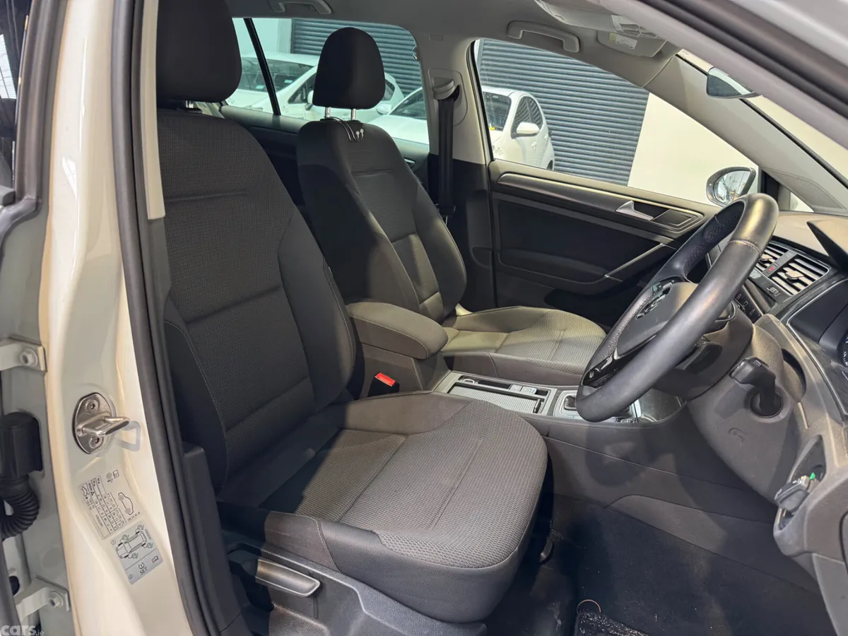 Volkswagen Golf Hatchback, Petrol, 2019, White