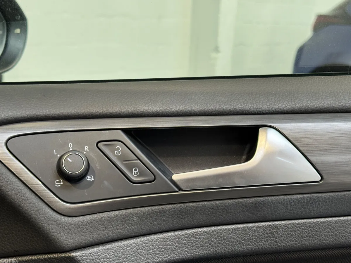 Volkswagen Golf Hatchback, Petrol, 2019, White