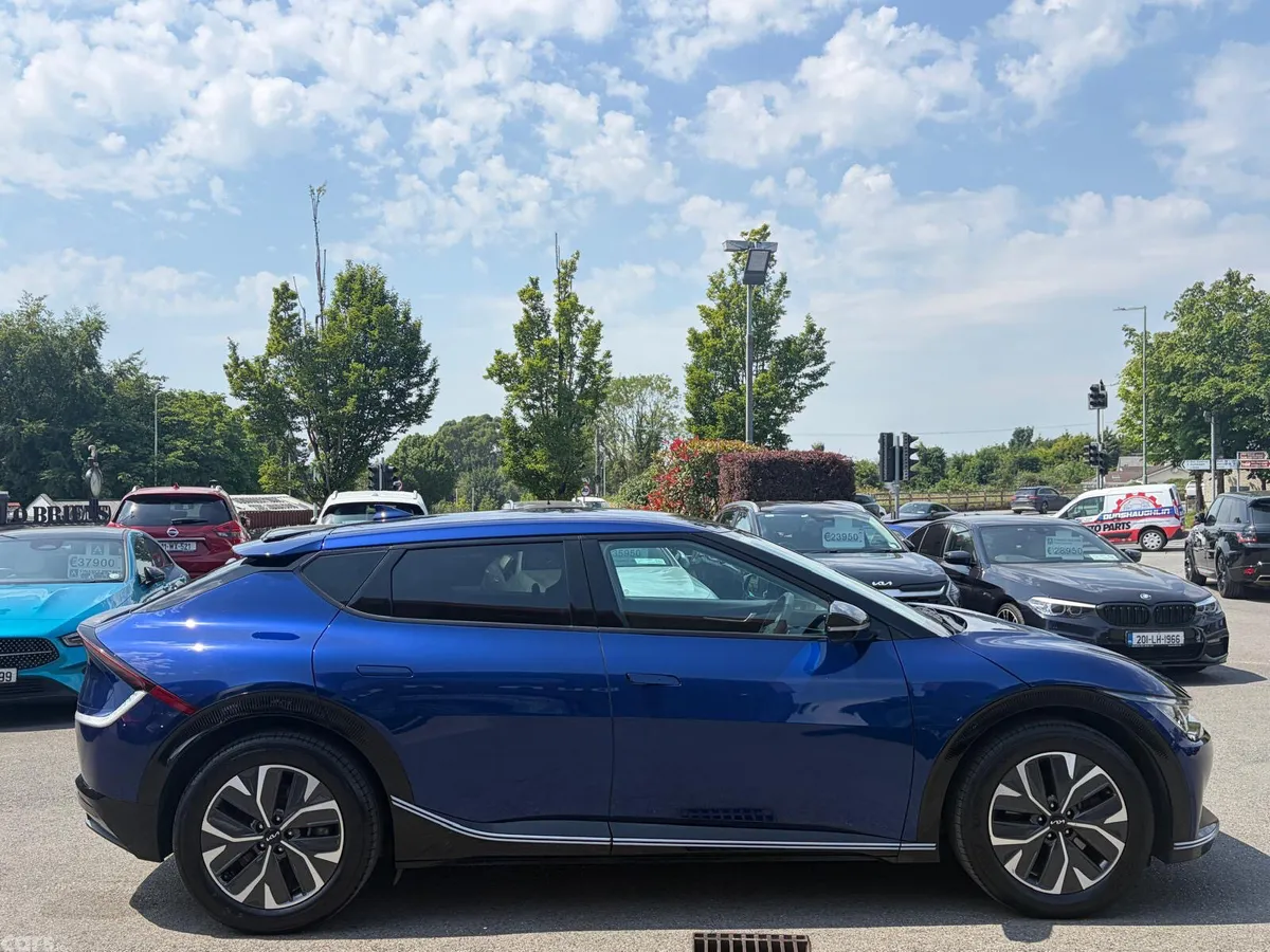 Kia EV6 MPV, Electric, 2022, Blue