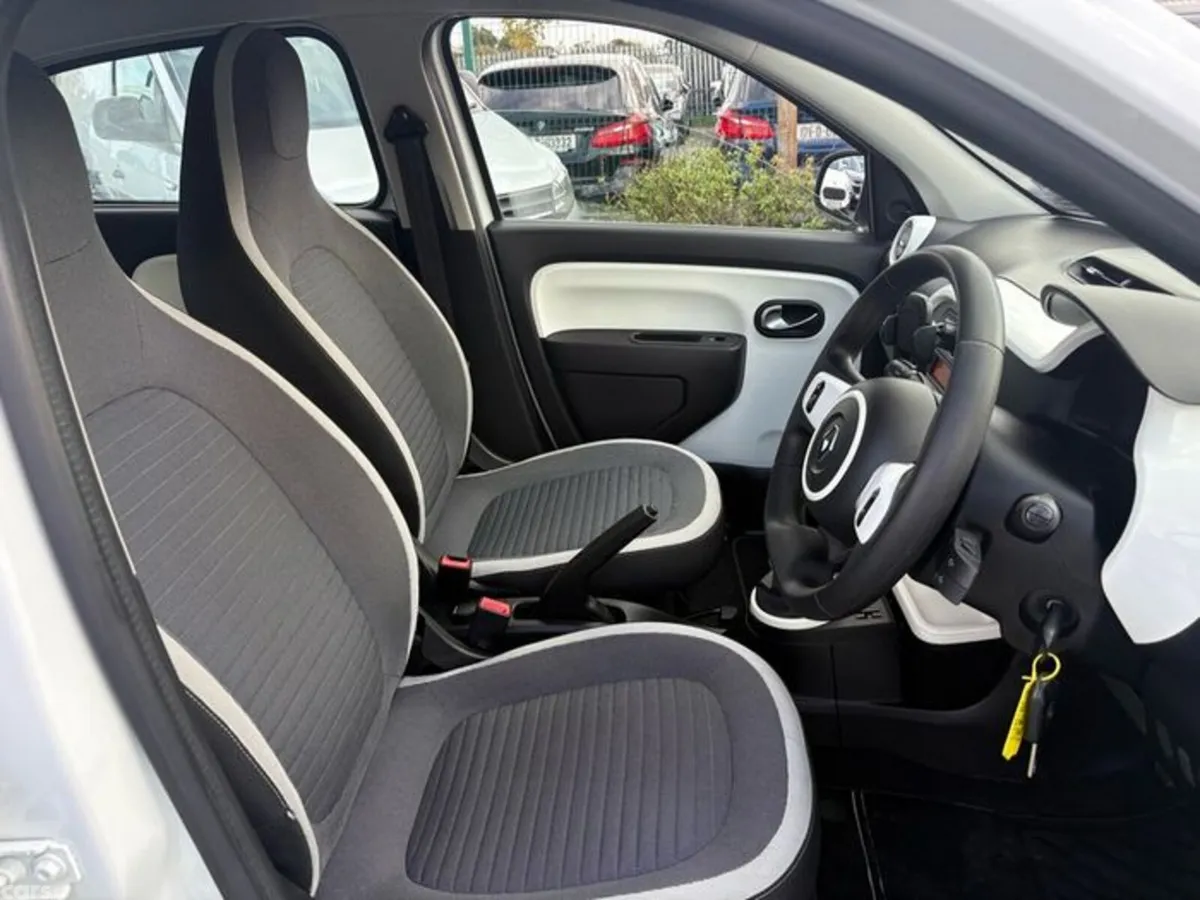 Renault Twingo Hatchback, Petrol, 2017, White