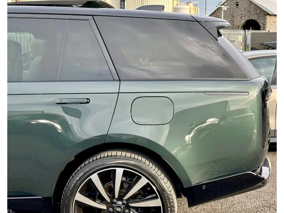 Land Rover Range Rover SUV, Petrol Plug-in Hybrid, 2026, Green