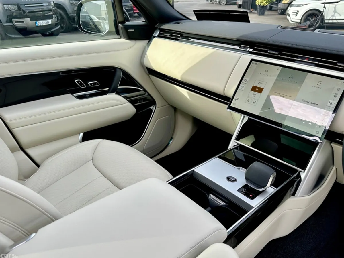 Land Rover Range Rover SUV, Petrol Plug-in Hybrid, 2026, Green