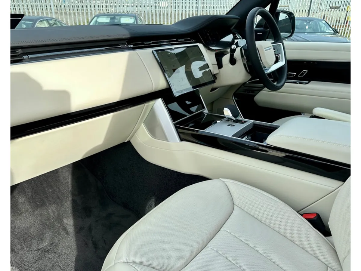 Land Rover Range Rover SUV, Petrol Plug-in Hybrid, 2026, Green