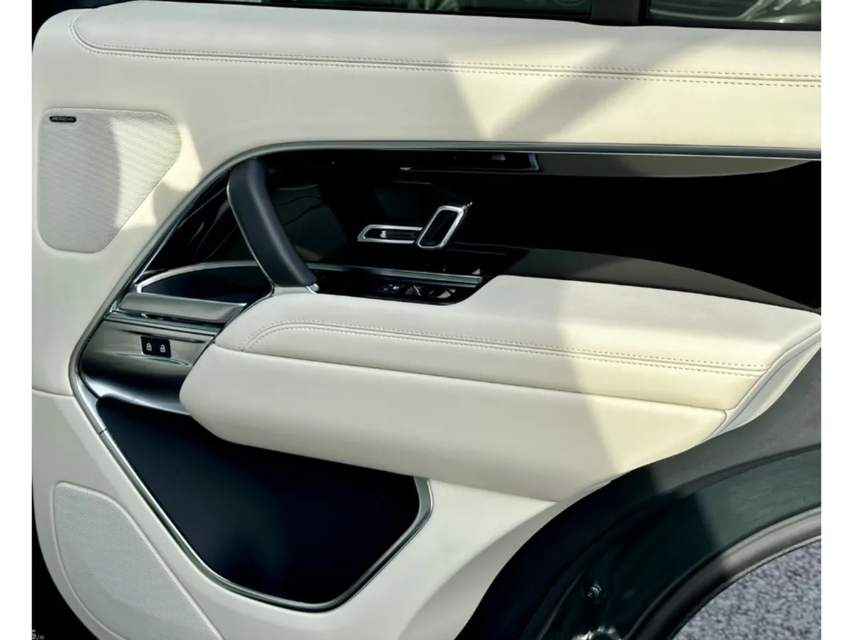 Land Rover Range Rover SUV, Petrol Plug-in Hybrid, 2026, Green
