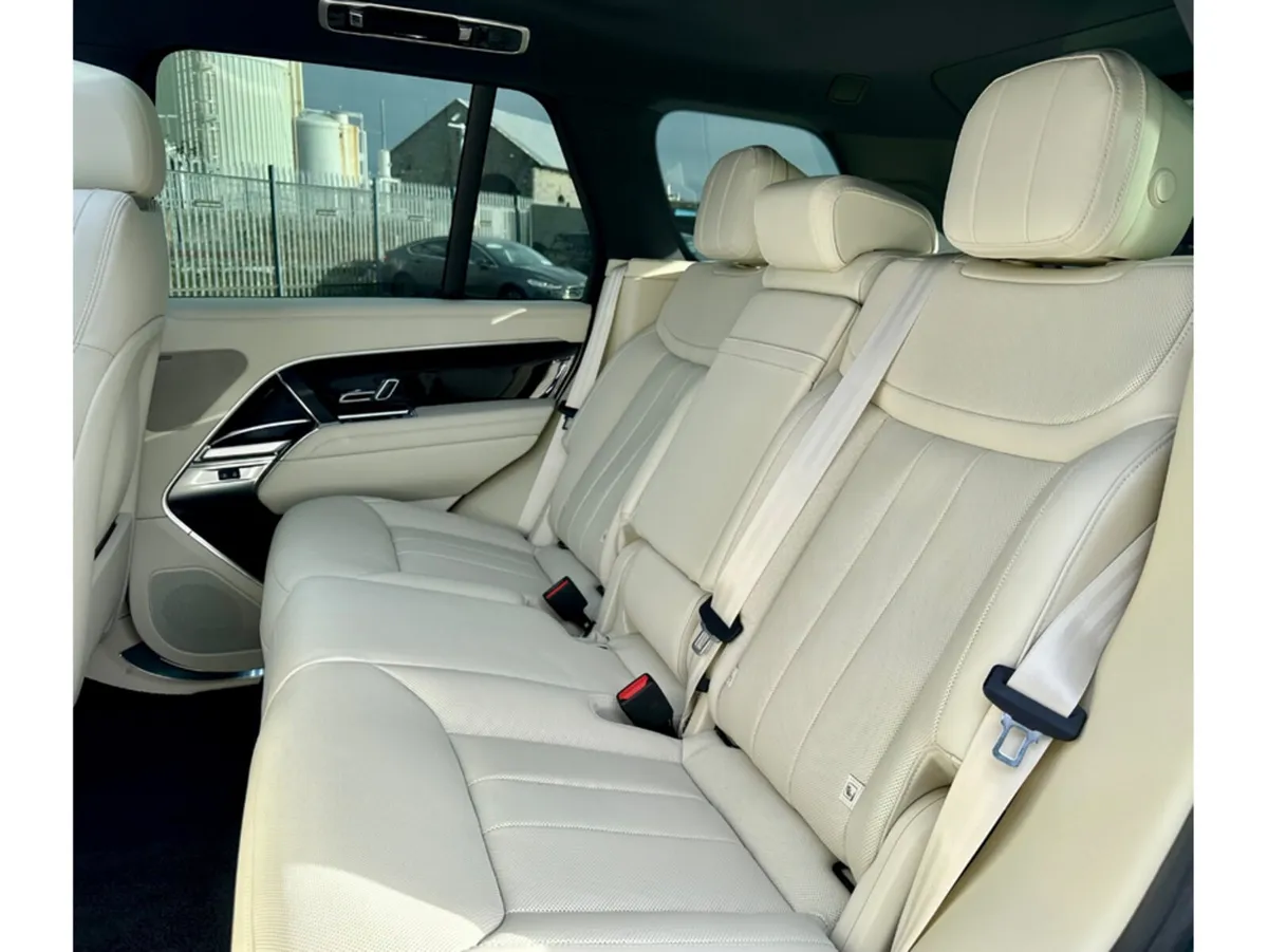 Land Rover Range Rover SUV, Petrol Plug-in Hybrid, 2026, Green