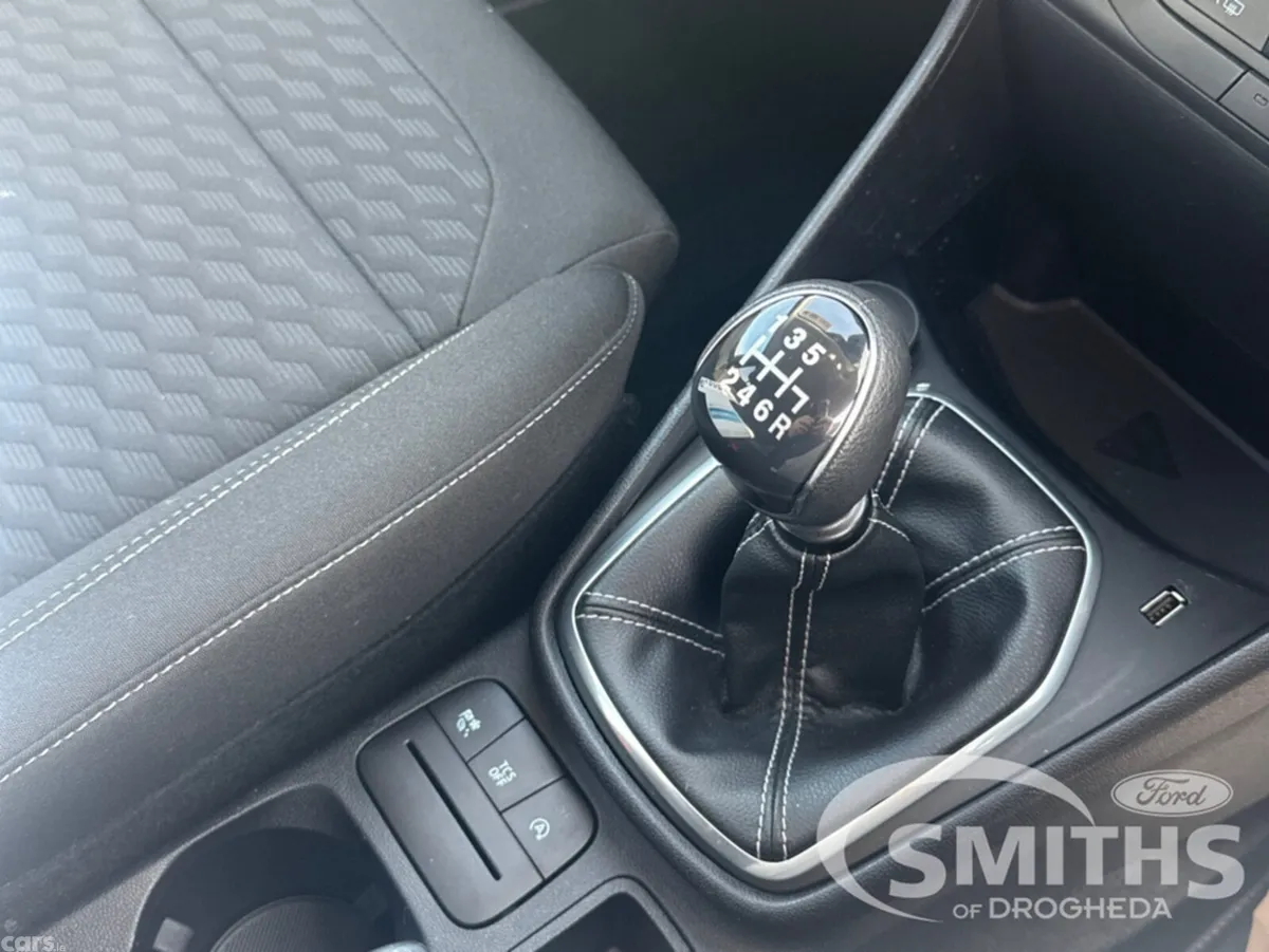 Ford Fiesta Hatchback, Petrol, 2022, White