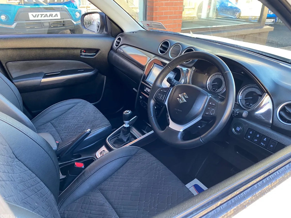 Suzuki Vitara SUV, Petrol, 2021, White