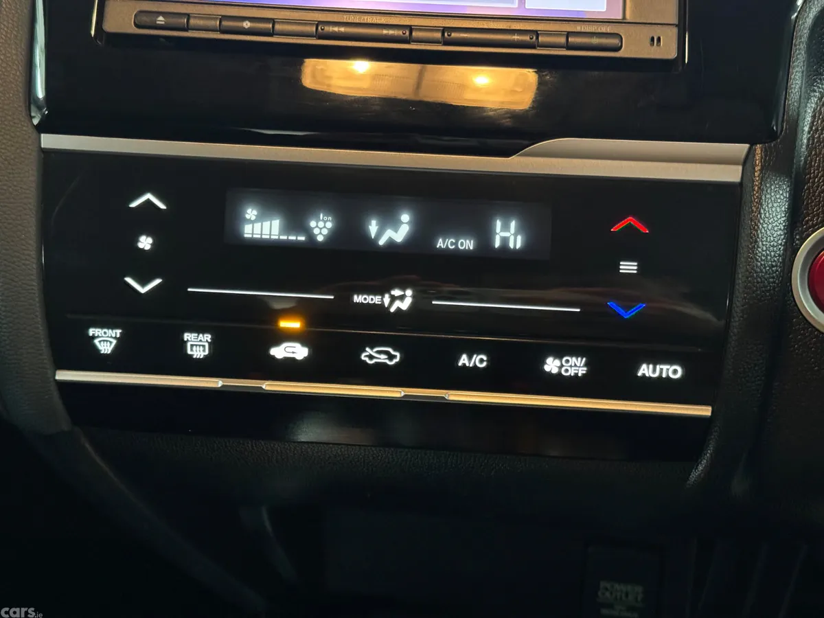 Honda Fit Hatchback, Petrol Hybrid, 2018, Silver