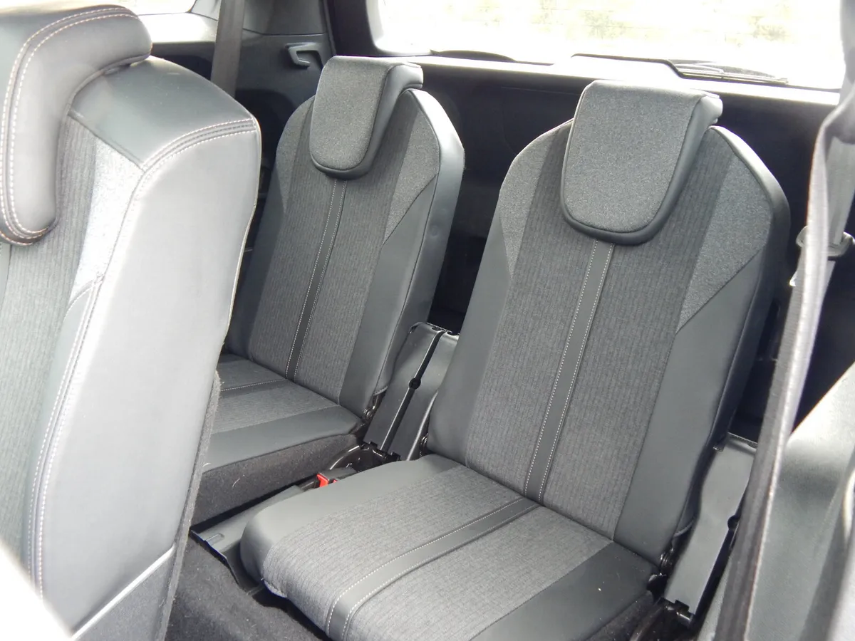 Peugeot 5008 MPV, Diesel, 2019, White