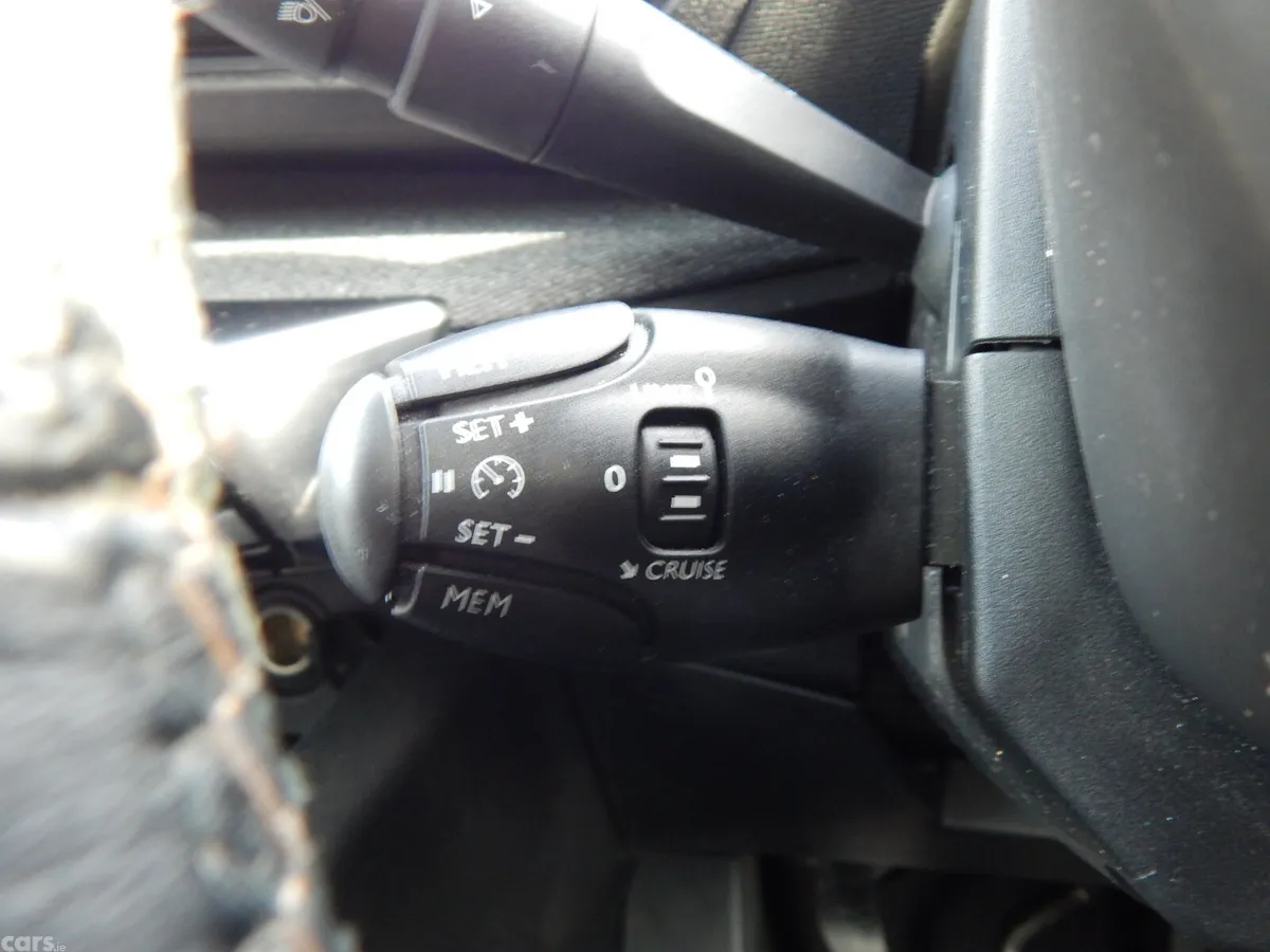 Peugeot 5008 MPV, Diesel, 2019, White