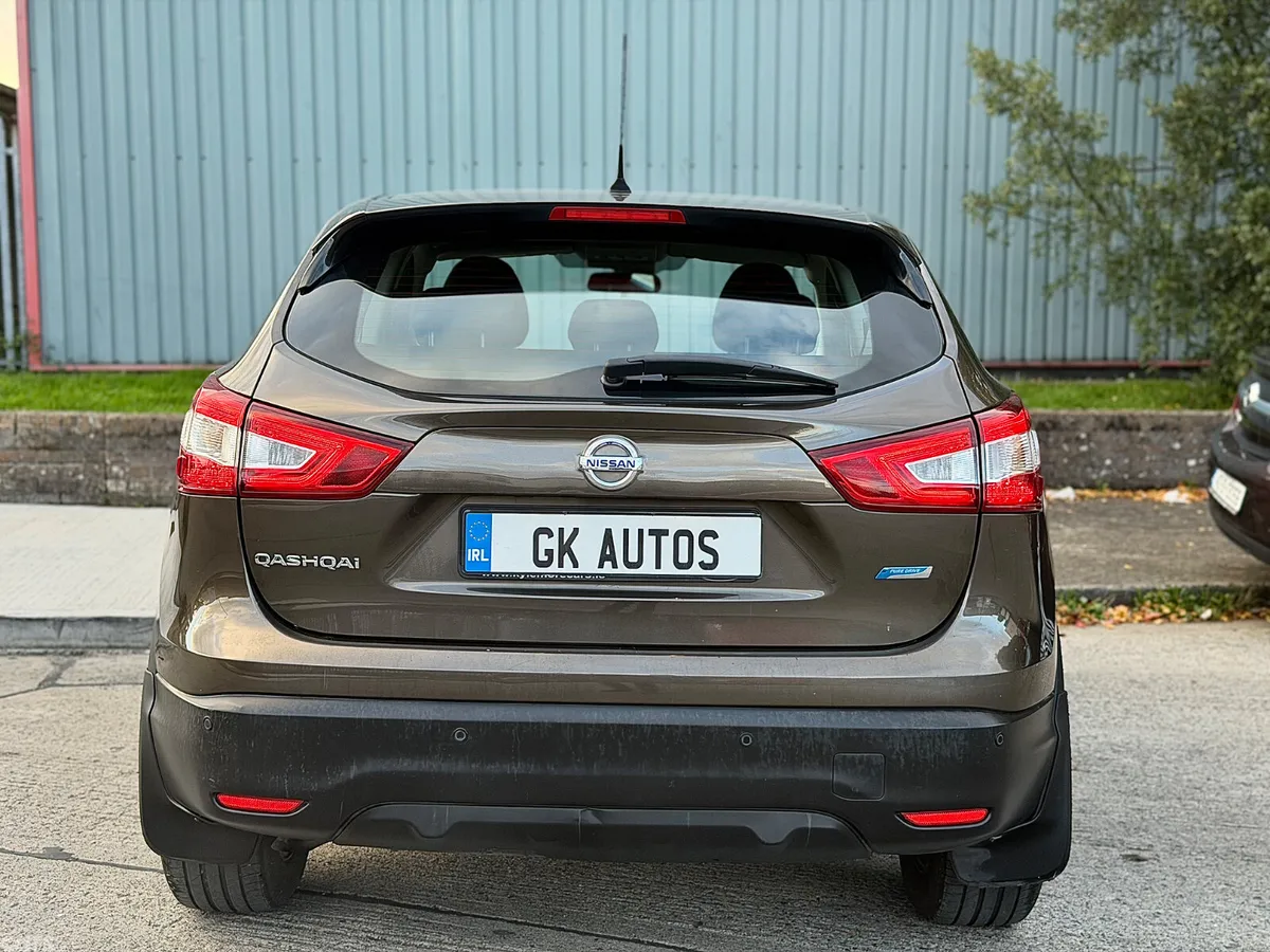 Nissan Qashqai Hatchback, Diesel, 2015, Brown