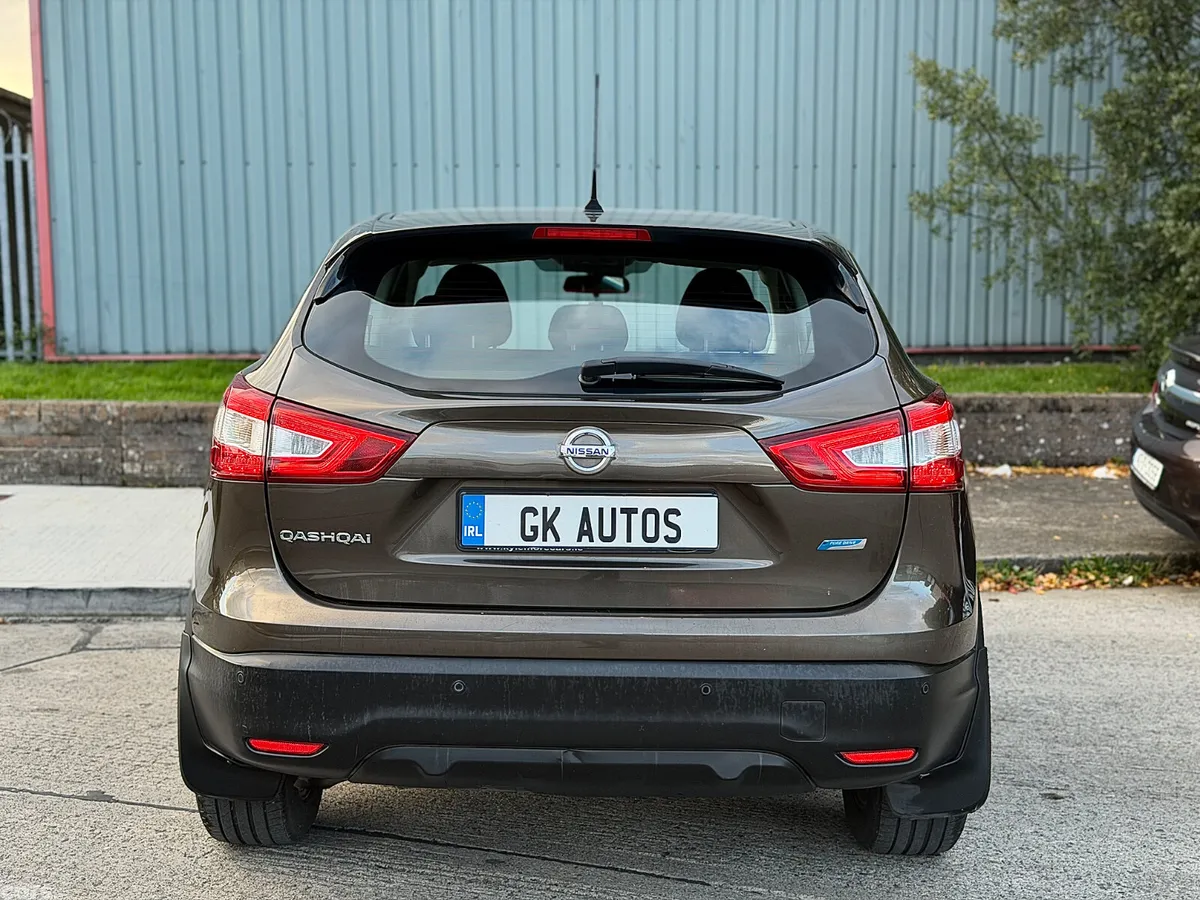 Nissan Qashqai Hatchback, Diesel, 2015, Brown