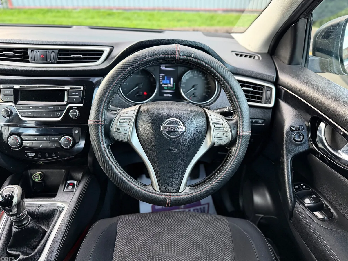 Nissan Qashqai Hatchback, Diesel, 2015, Brown