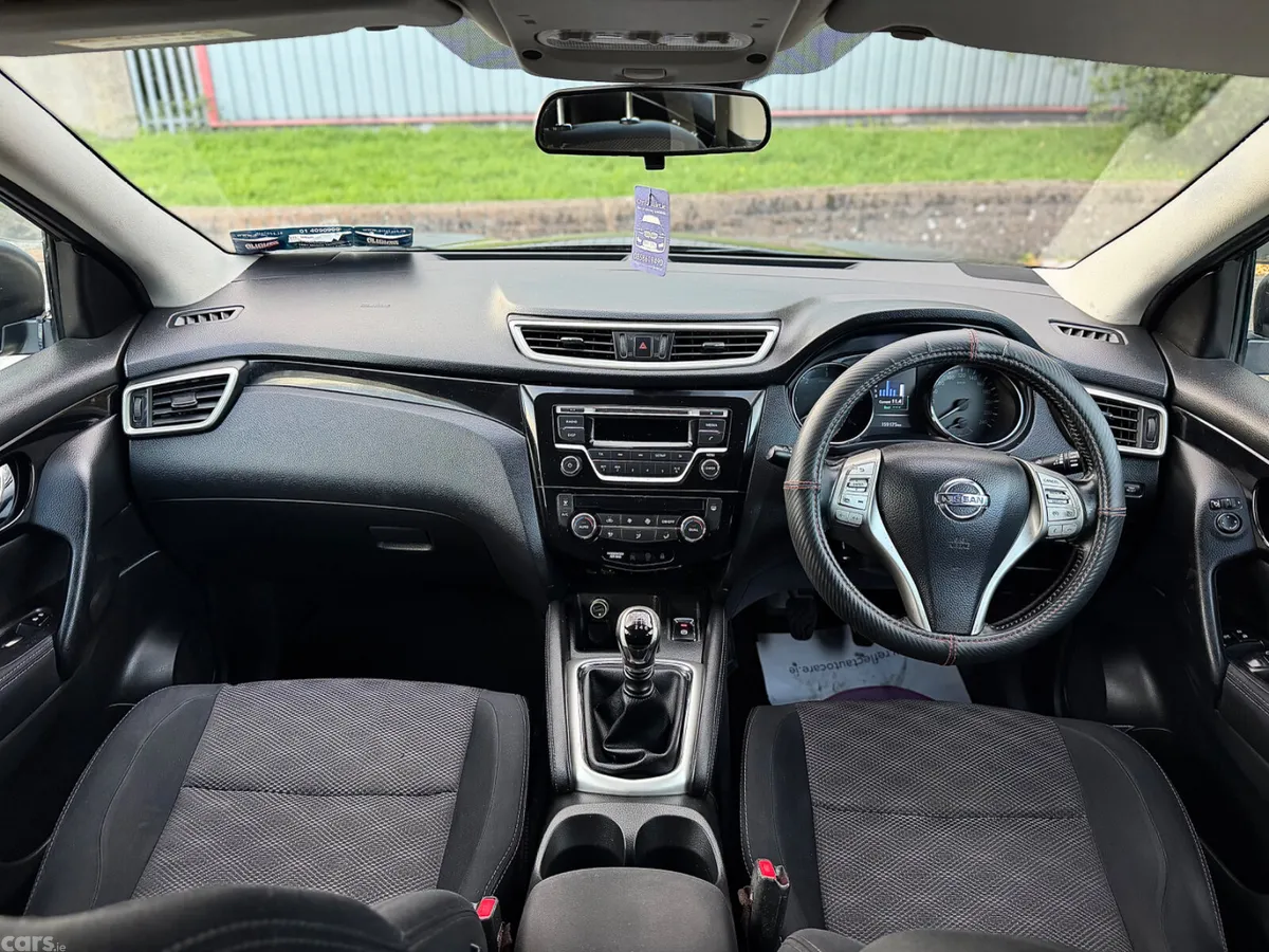 Nissan Qashqai Hatchback, Diesel, 2015, Brown
