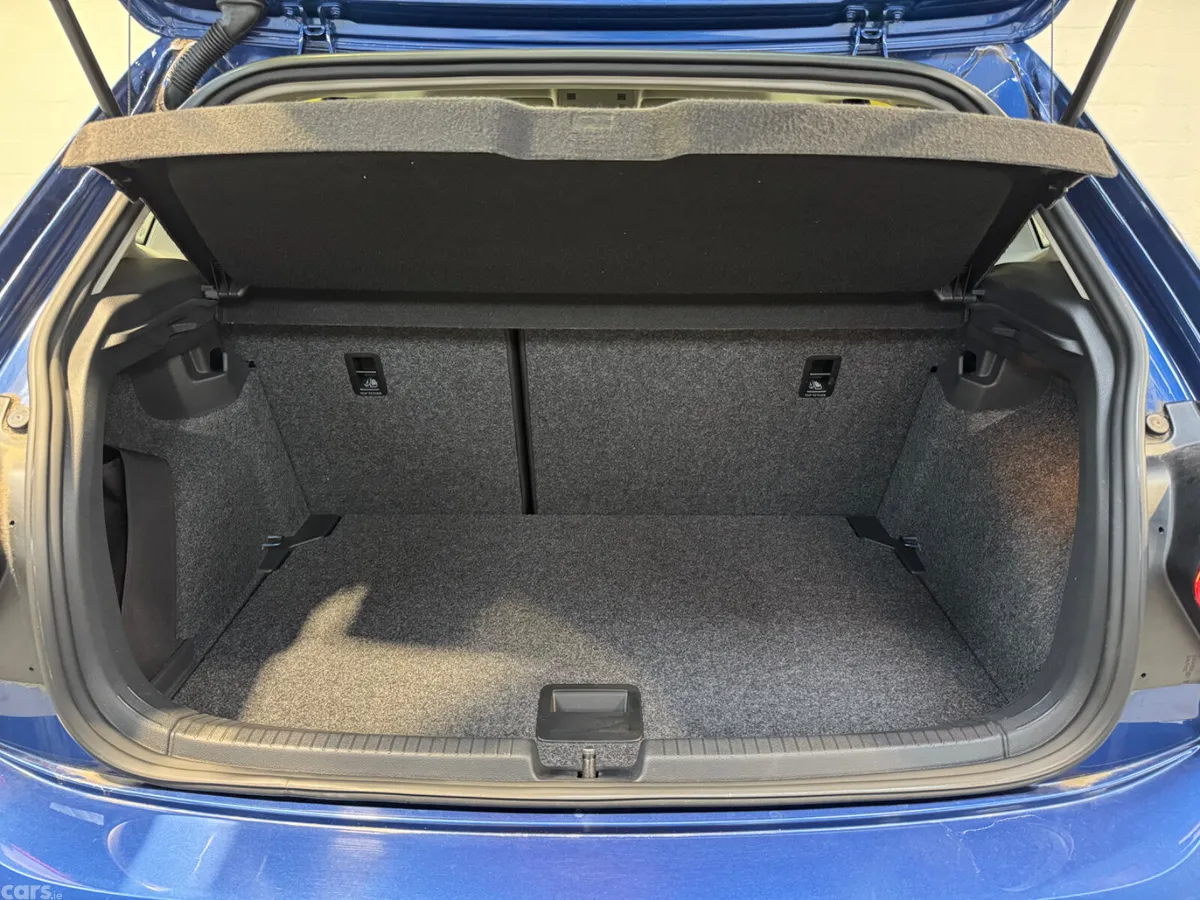 Volkswagen Polo Hatchback, Petrol, 2021, Blue