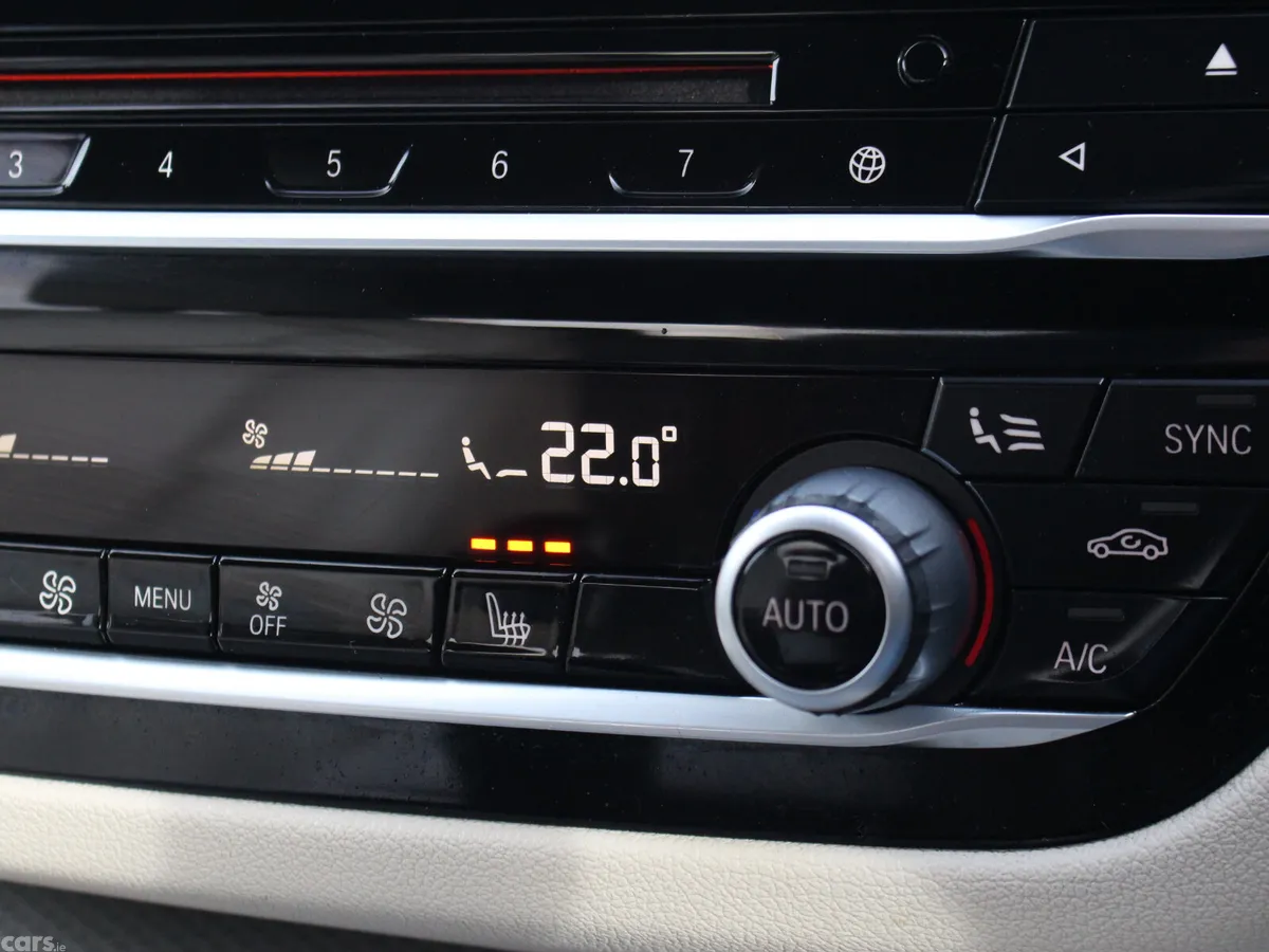BMW 5-Series Saloon, Petrol Plug-in Hybrid, 2019, White