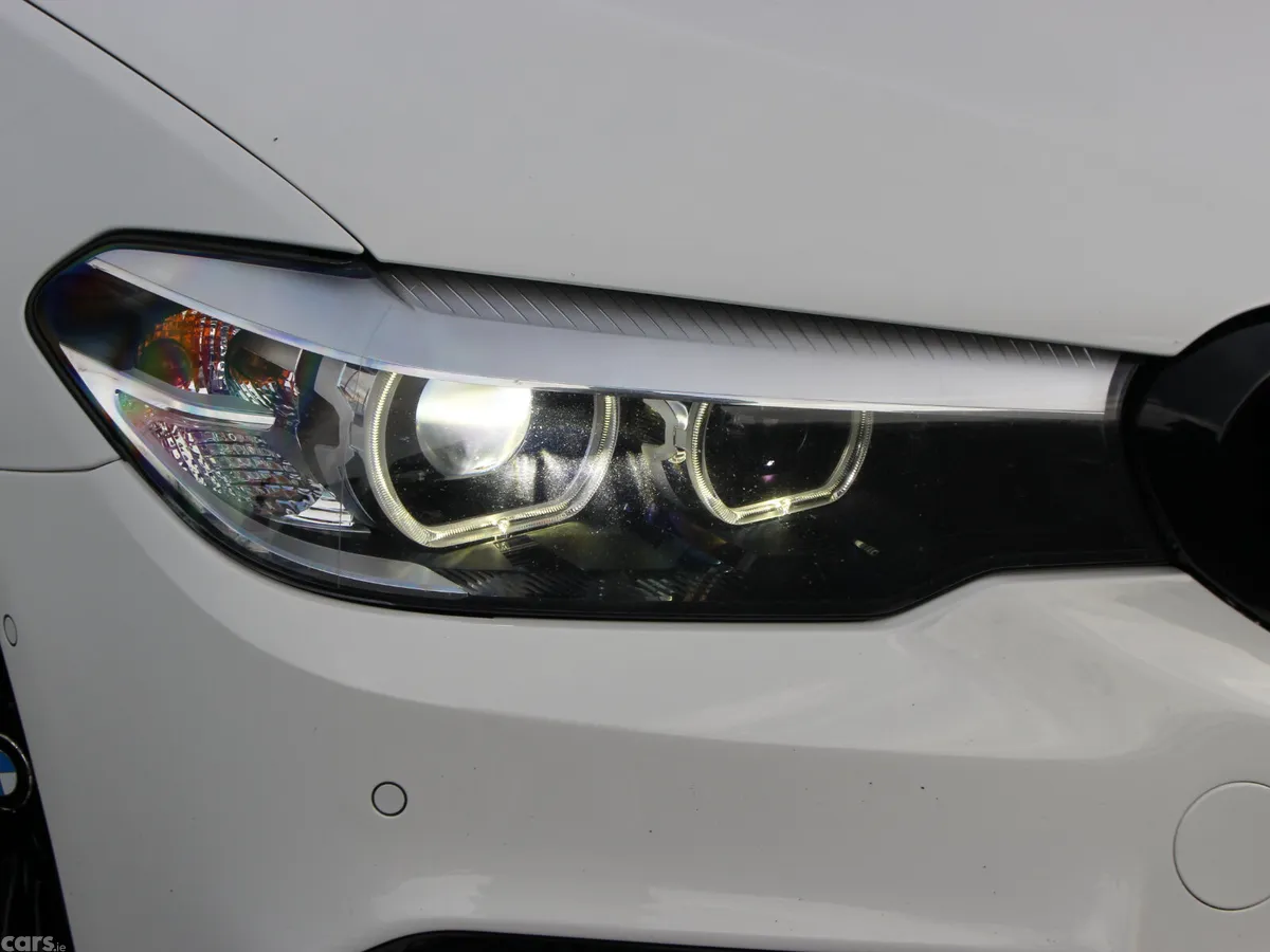 BMW 5-Series Saloon, Petrol Plug-in Hybrid, 2019, White
