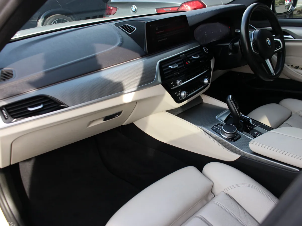 BMW 5-Series Saloon, Petrol Plug-in Hybrid, 2019, White