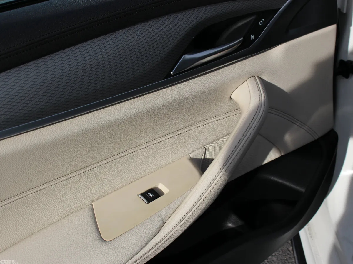 BMW 5-Series Saloon, Petrol Plug-in Hybrid, 2019, White