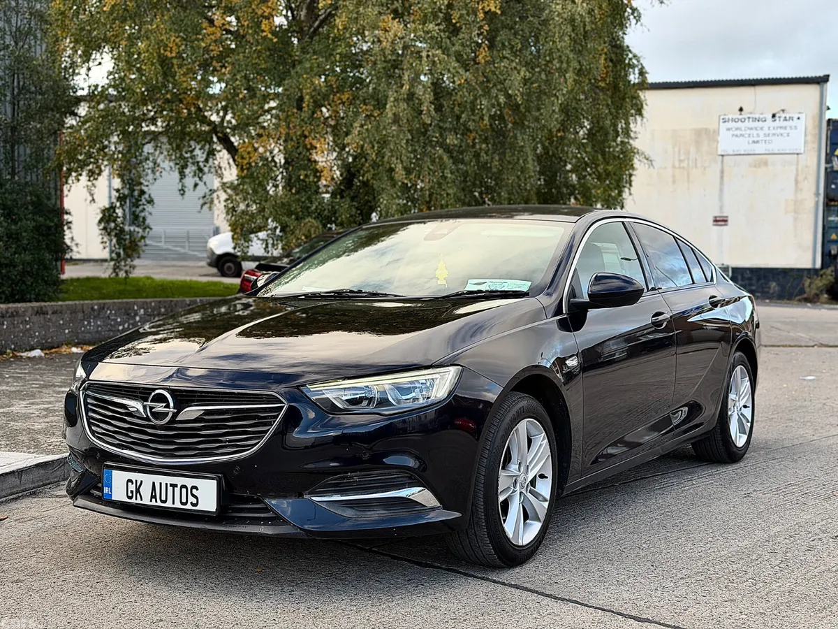 Opel Insignia Hatchback, Diesel, 2019, Blue