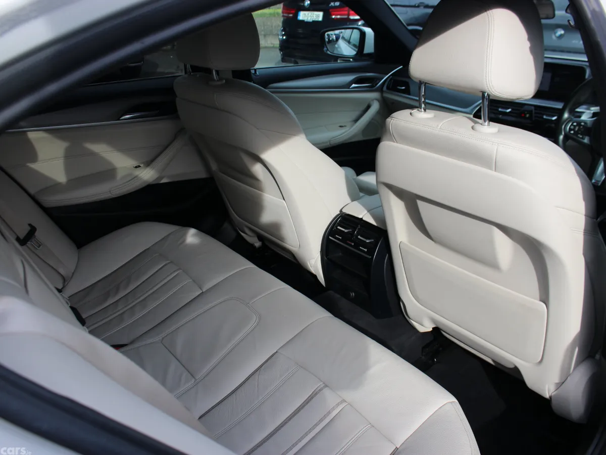 BMW 5-Series Saloon, Petrol Plug-in Hybrid, 2019, White