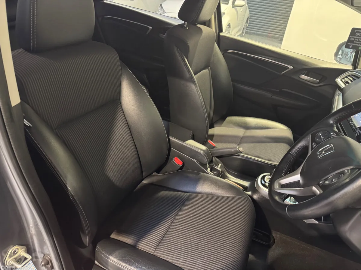 Honda Fit Hatchback, Petrol Hybrid, 2019, Grey
