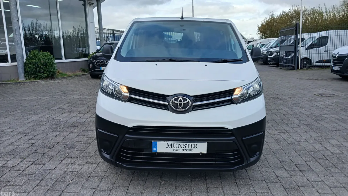 Toyota Proace MPV, Diesel, 2022, White