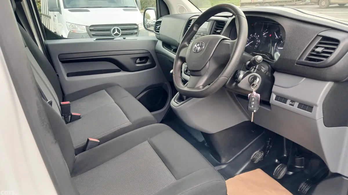 Toyota Proace MPV, Diesel, 2022, White