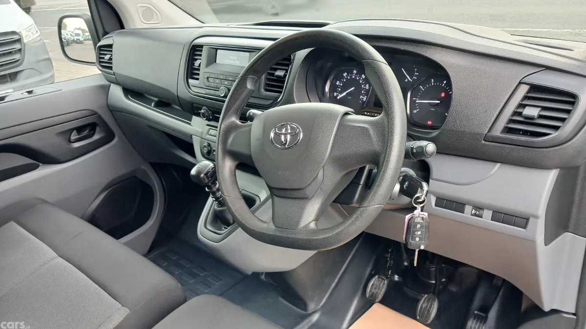 Toyota Proace MPV, Diesel, 2022, White