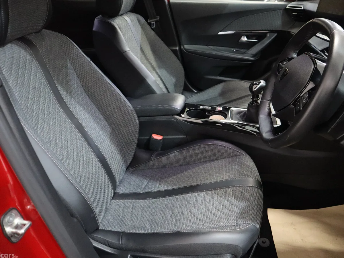 Peugeot 2008 MPV, Petrol, 2024, Red