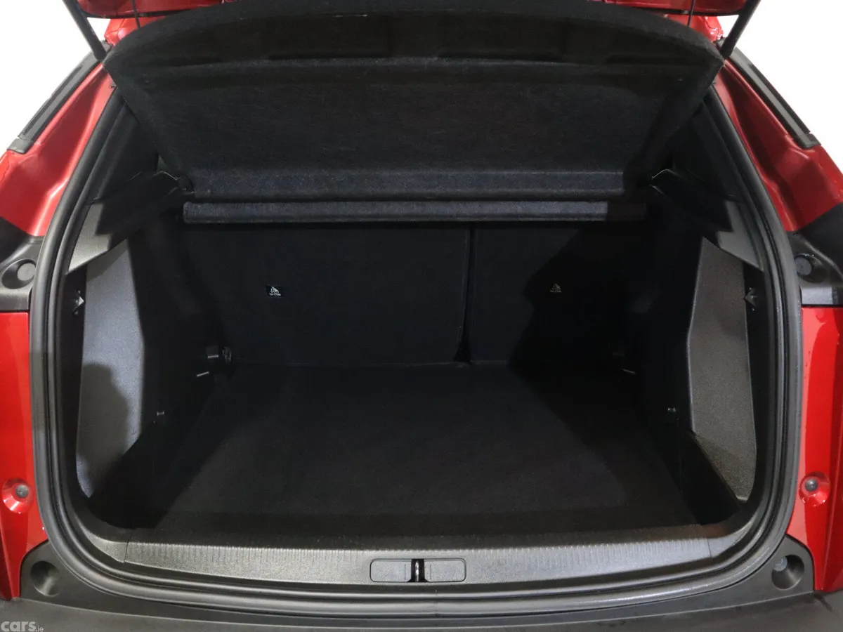 Peugeot 2008 MPV, Petrol, 2024, Red
