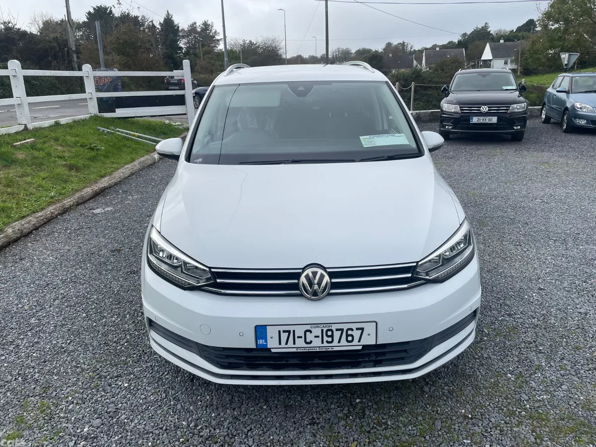 Volkswagen Touran MPV, Petrol, 2017, White