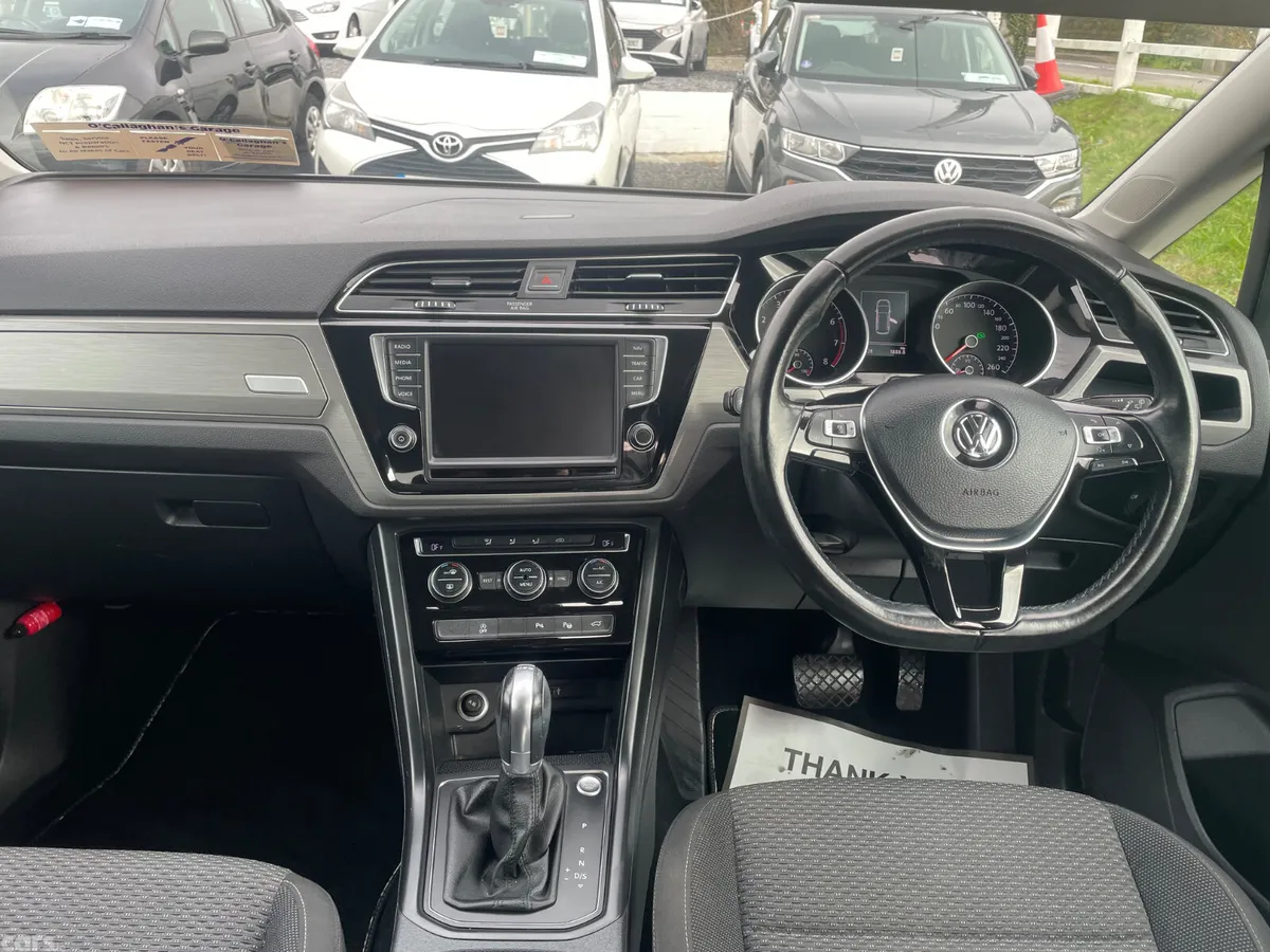 Volkswagen Touran MPV, Petrol, 2017, White