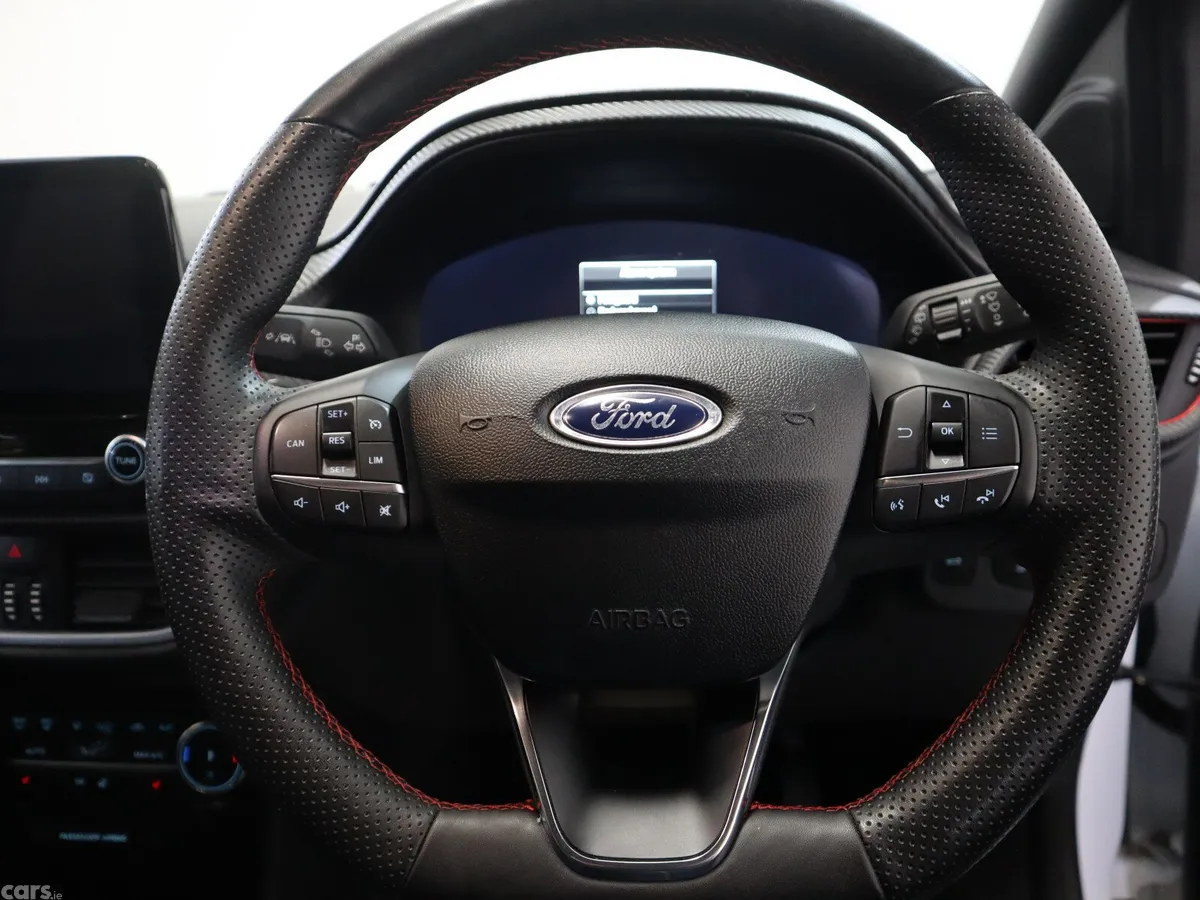 Ford Puma MPV, Petrol Hybrid, 2023, White
