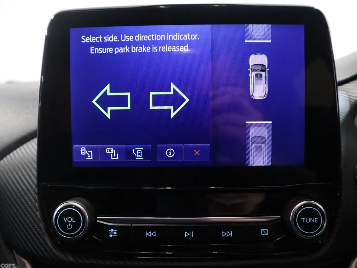 Ford Puma MPV, Petrol Hybrid, 2023, White