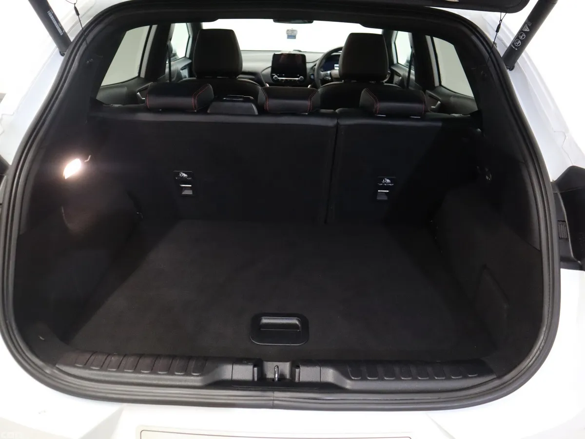 Ford Puma MPV, Petrol Hybrid, 2023, White