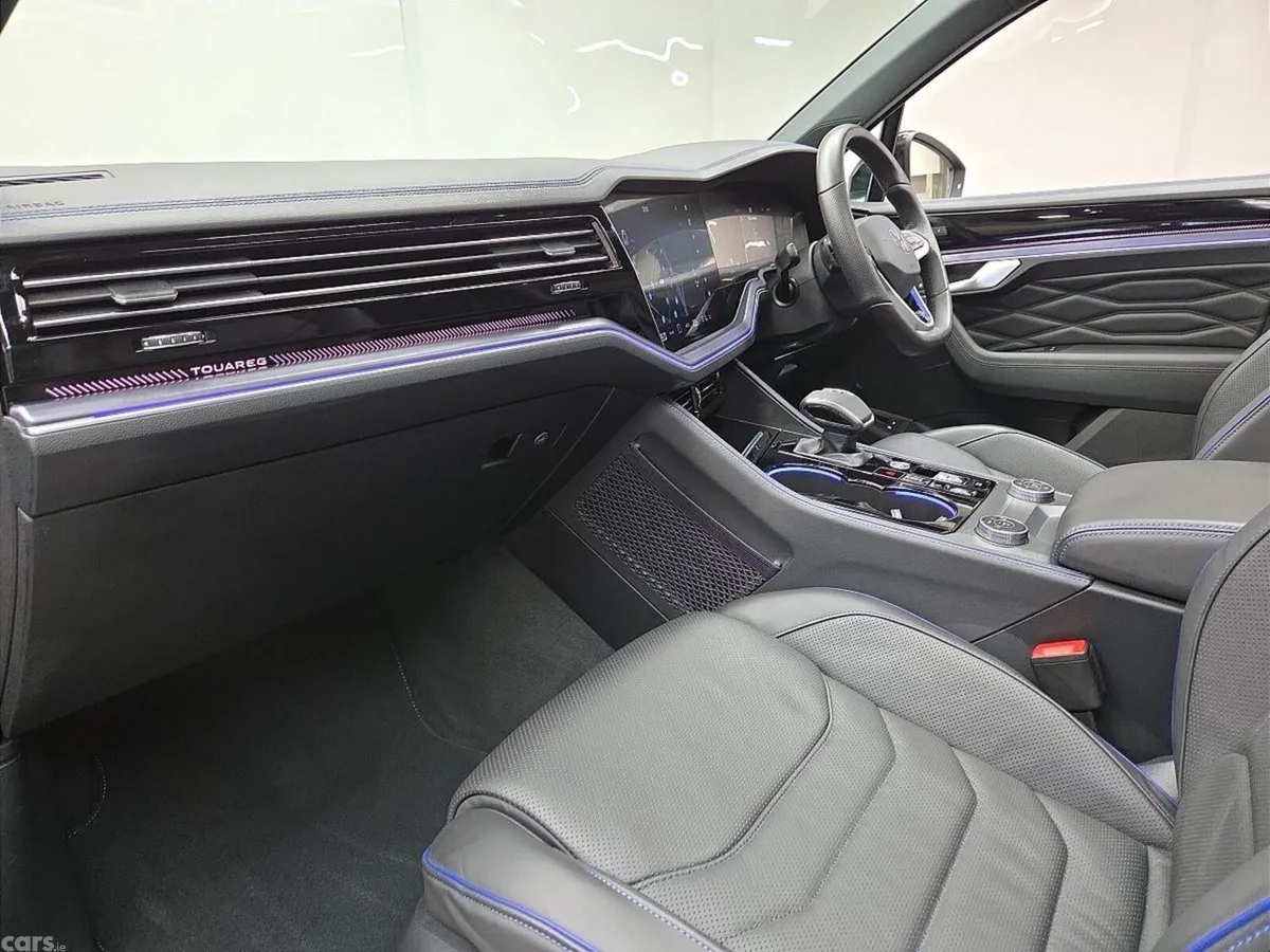 Volkswagen Touareg SUV, Petrol Plug-in Hybrid, 2026, Black